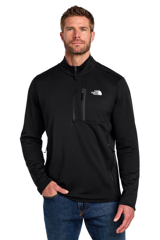 The North Face Skyline 1/2-Zip Fleece in TNF Black, front on model