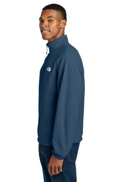 The North Face Mountain Horizon Jacket in Shady Blue, side on model