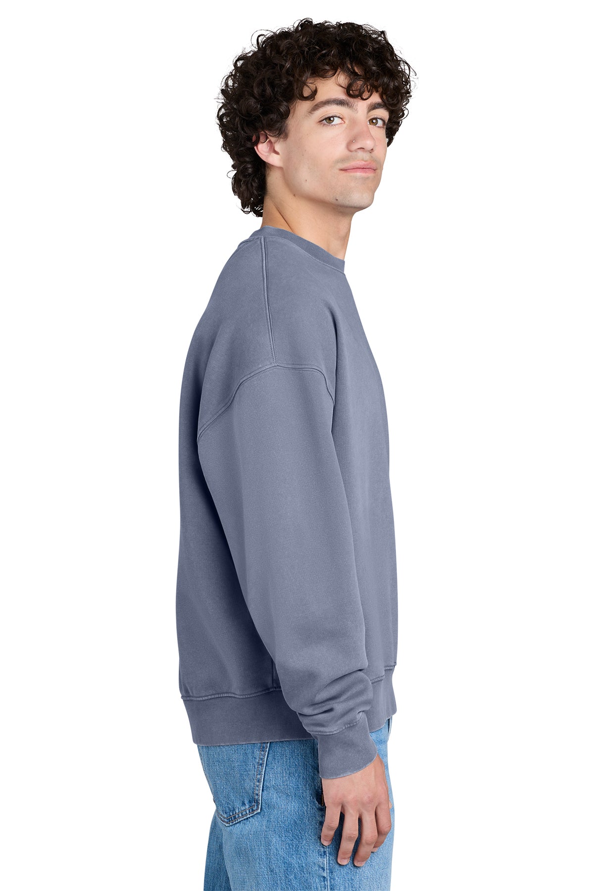 Stanley/Stella Unisex Easer Vintage Crewneck Sweatshirt in G. Dyed Blue Grey, side on model